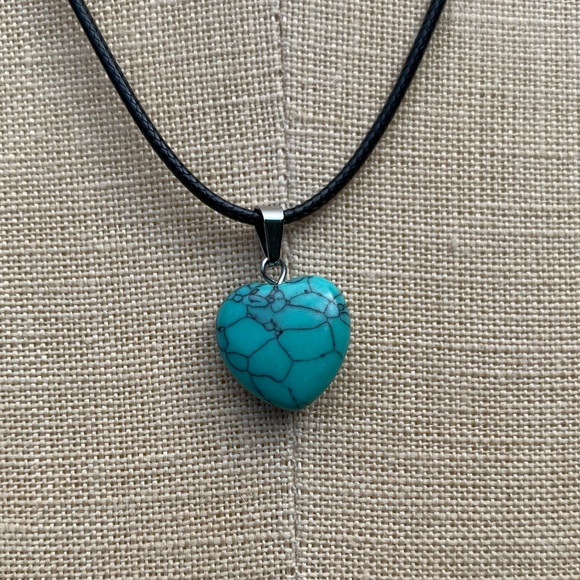 Handmade Genuine Stone Heart Amulet Necklace - Picture 10 of 12